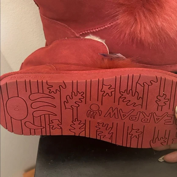 Bear paw Red Fur-Lined Women's Boots - Picture 5 of 7